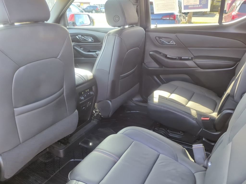 Certified 2023 Chevrolet Traverse RS w/ LPO, Floor Liner Package image 19