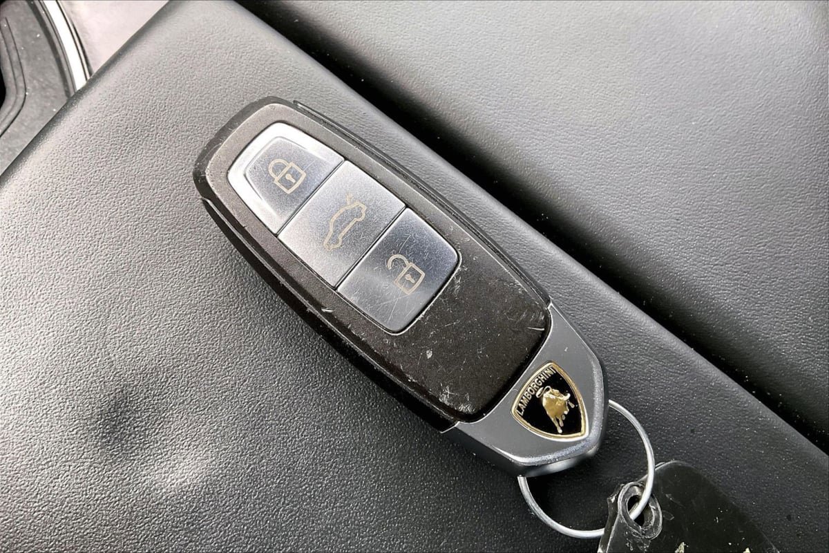 Used 2019 Lamborghini Urus AWD/4WD image 11