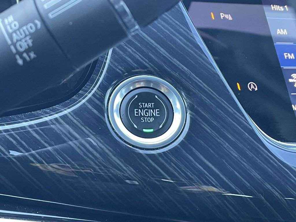 Used 2023 Cadillac XT6 Premium Luxury image 35