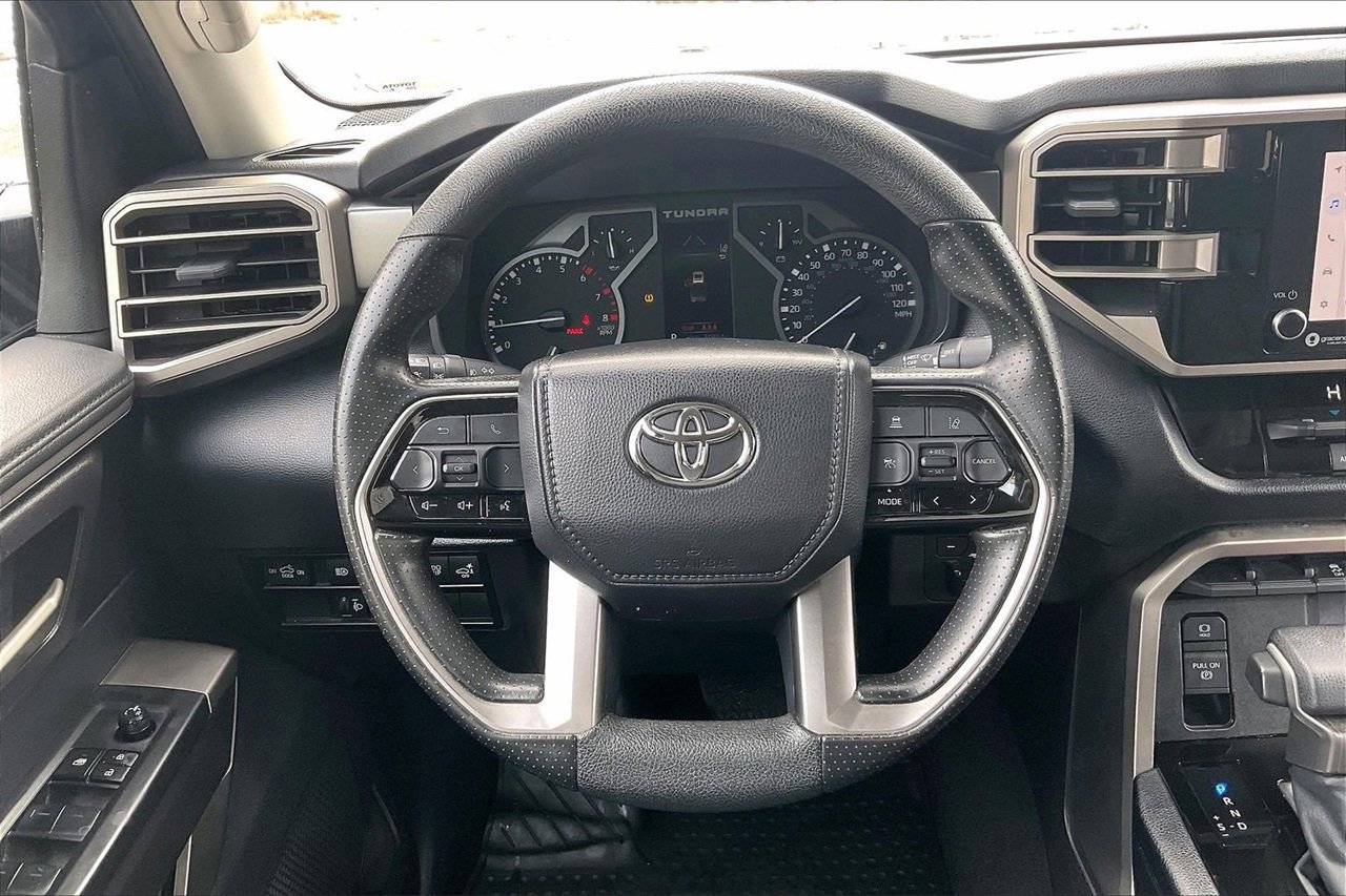 Used 2022 Toyota Tundra SR5 w/ SR5 Convenience Package image 10