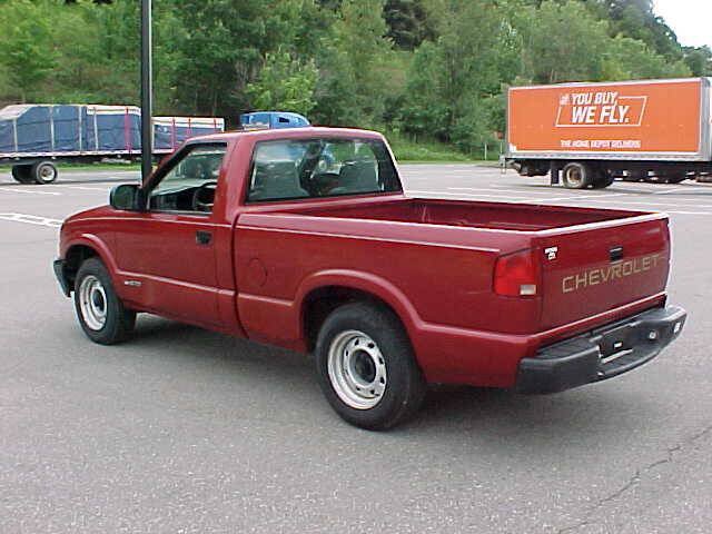 Used 2002 Chevrolet S10 Pickup 2WD Regular Cab image 26