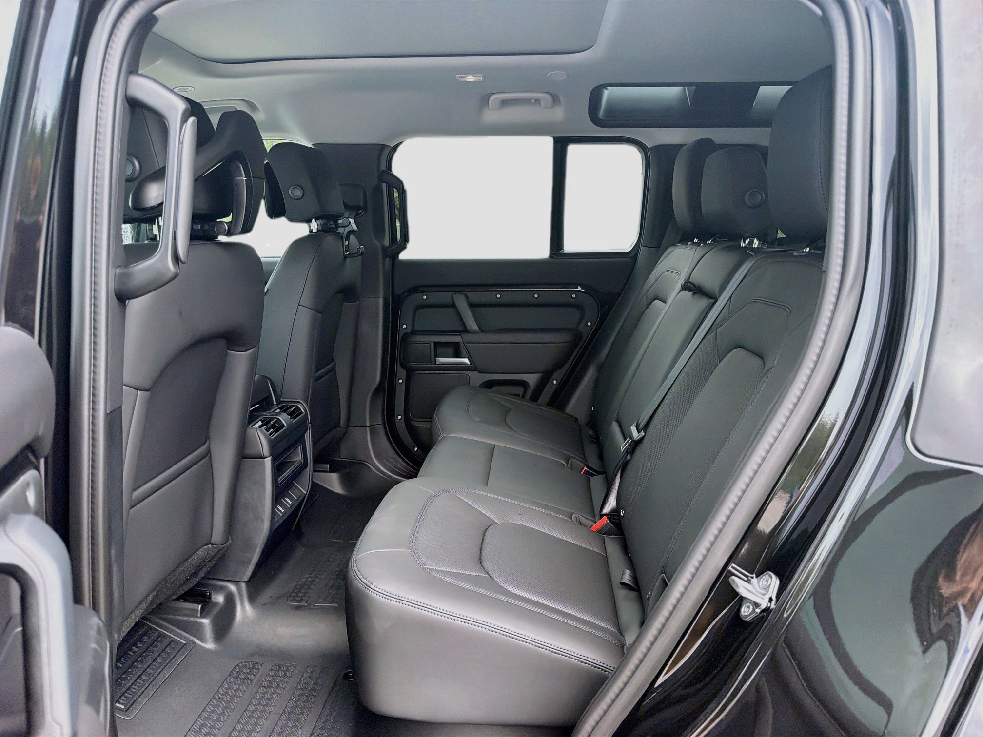 New 2026 Land Rover Defender 110 S AWD/4WD image 20