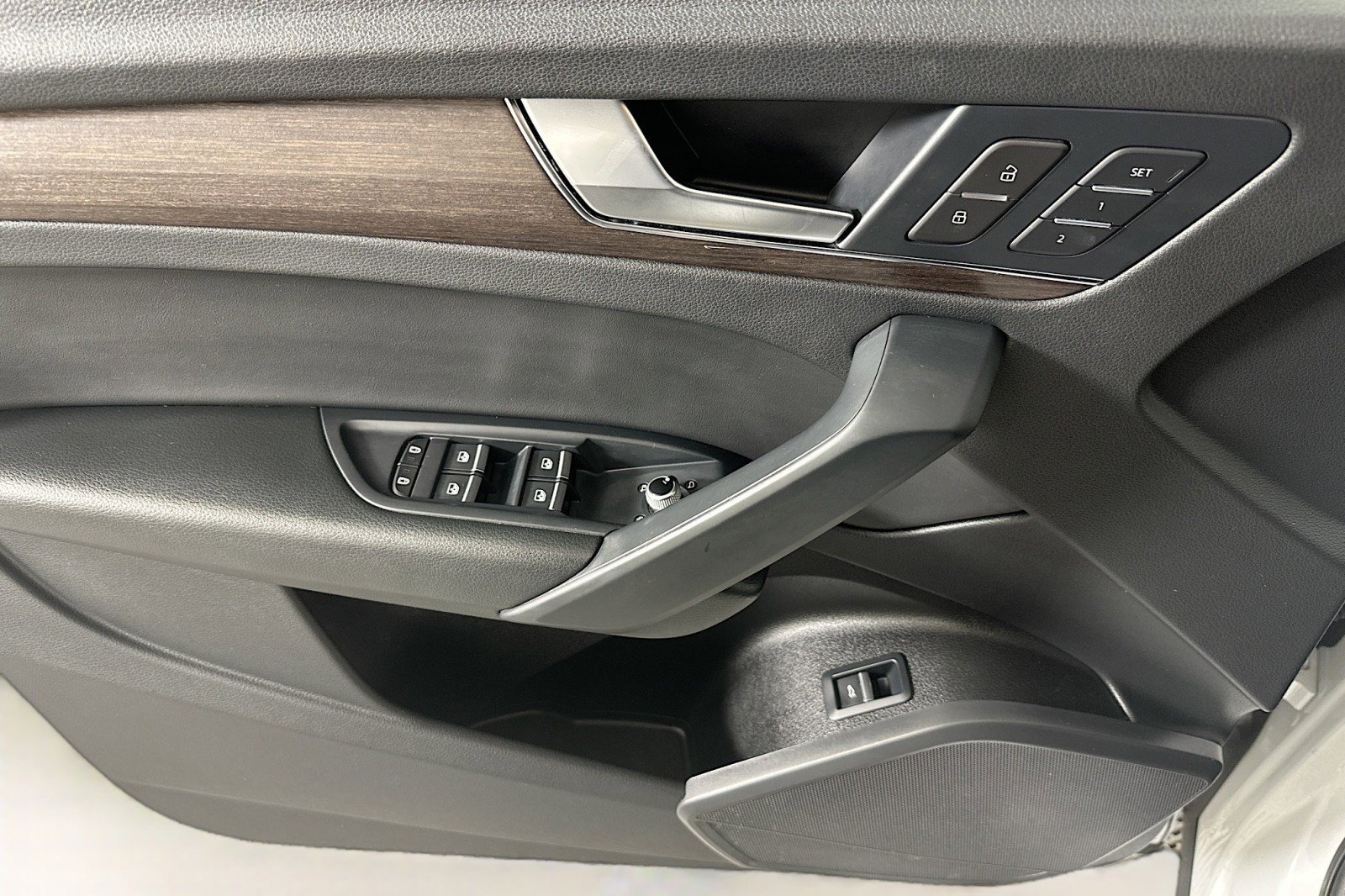 Used 2023 Audi Q5 2.0T Premium w/ Convenience Package image 21