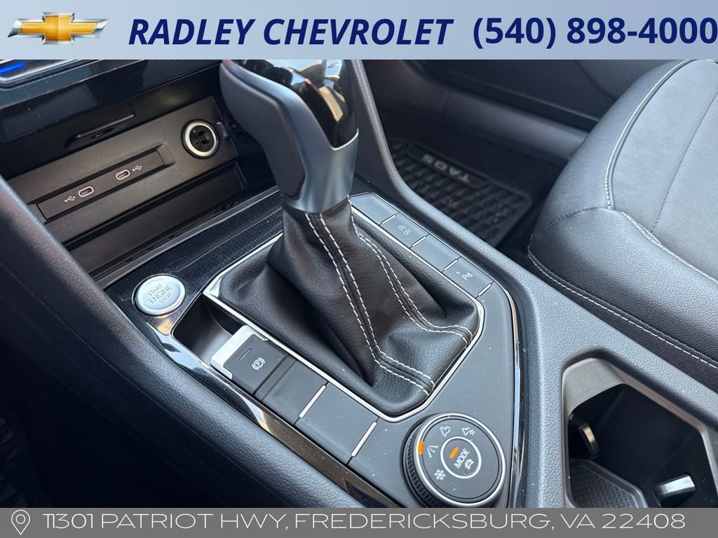 Used 2025 Volkswagen Taos SE image 11