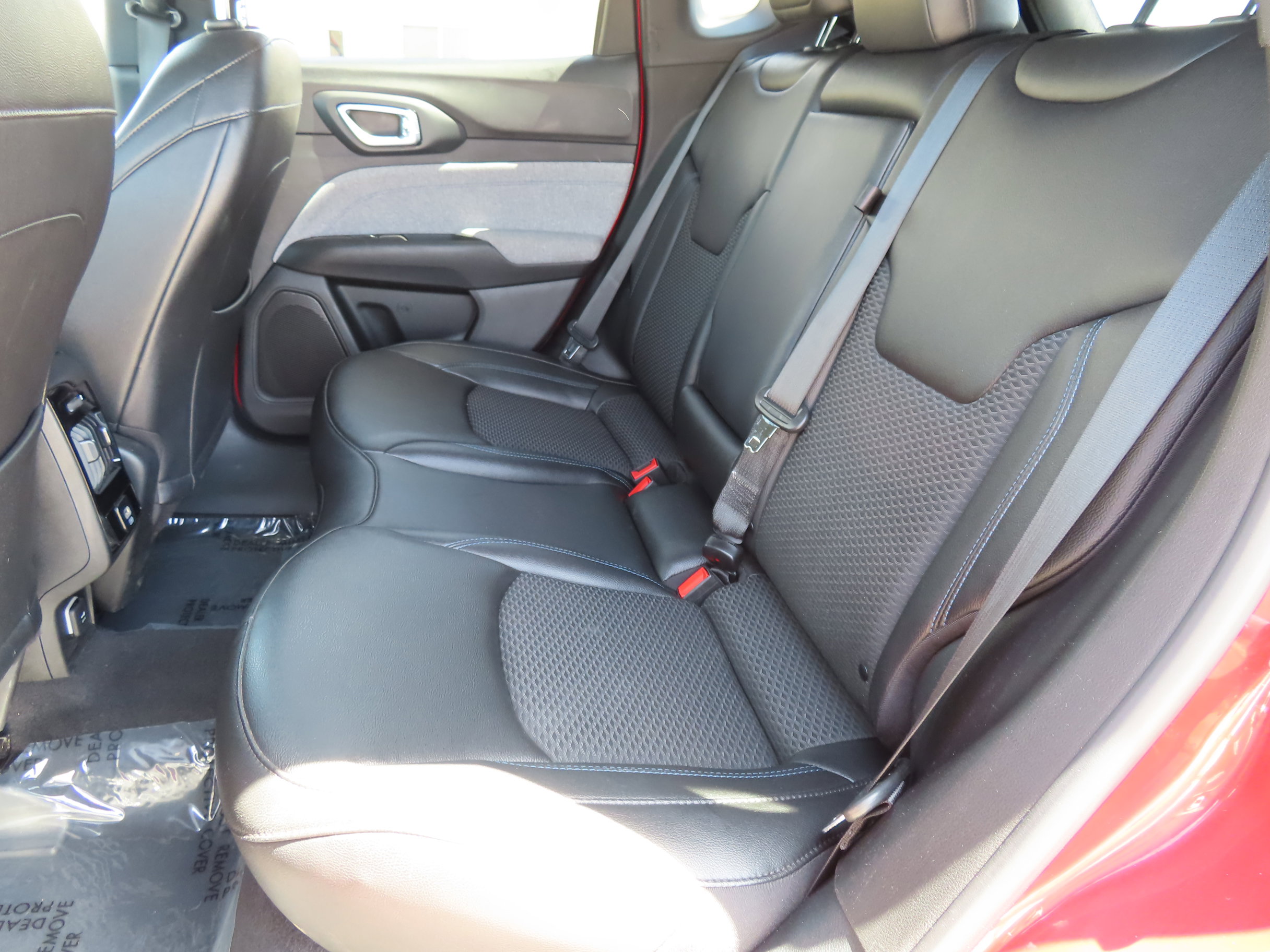 Used 2024 Jeep Compass Latitude AWD/4WD image 13