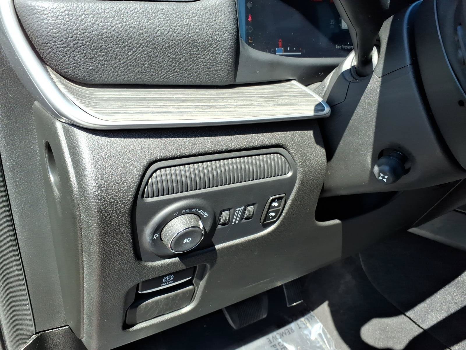 Used 2024 Jeep Wagoneer Series II AWD/4WD image 15