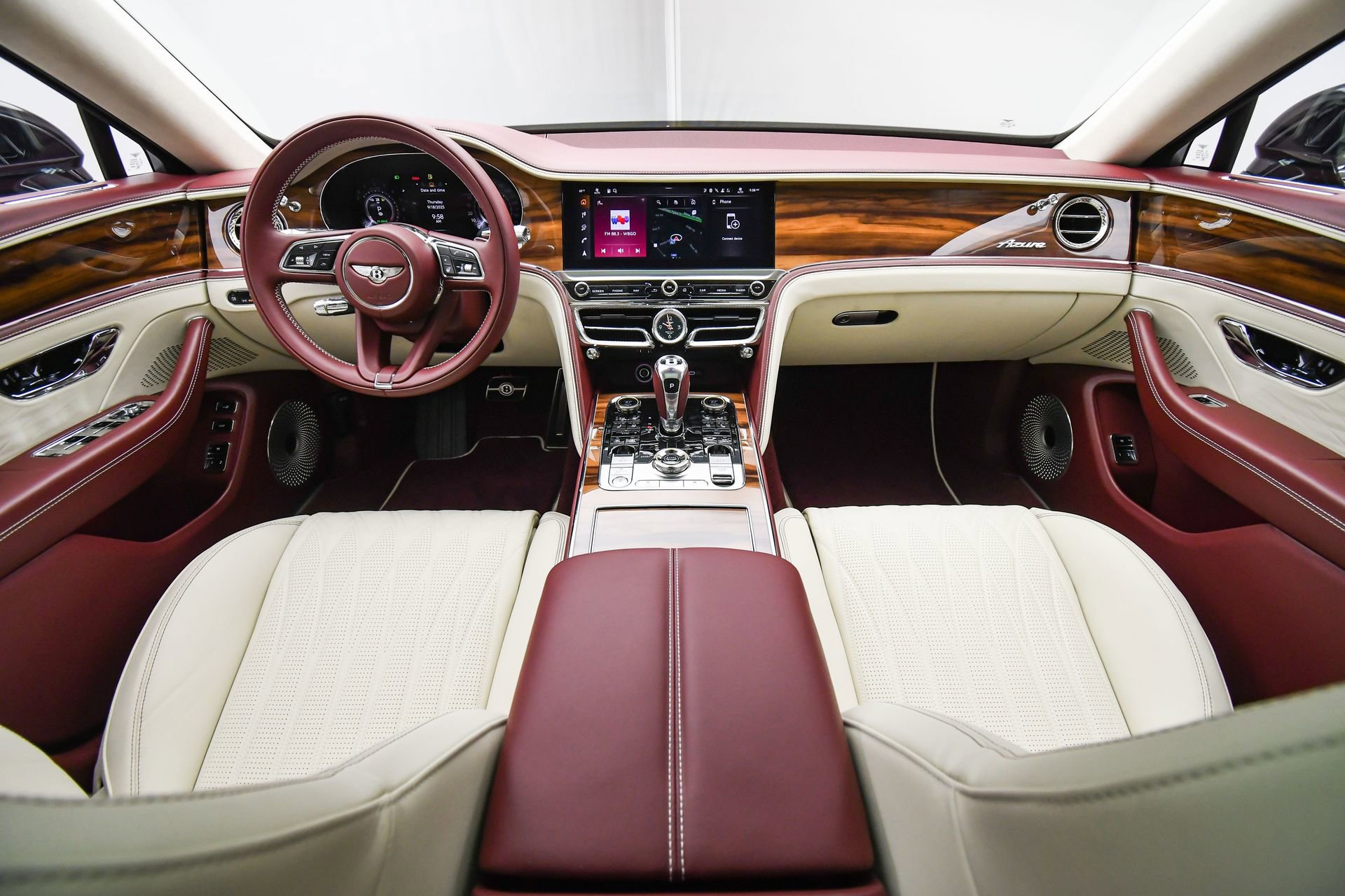 New 2026 Bentley Flying Spur Plug-In Hybrid AWD/4WD image 4
