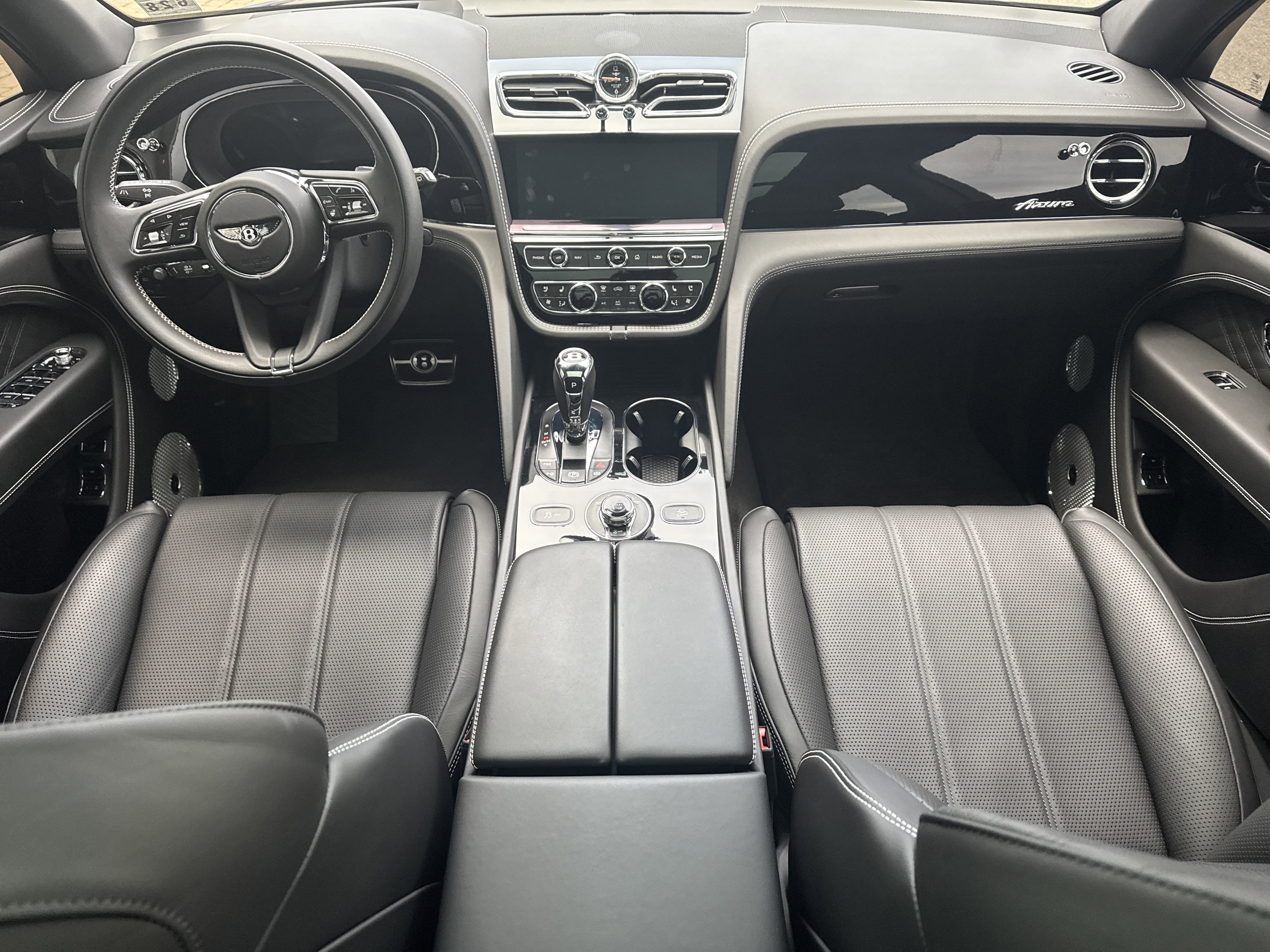 Used 2023 Bentley Bentayga Extended Wheelbase image 4