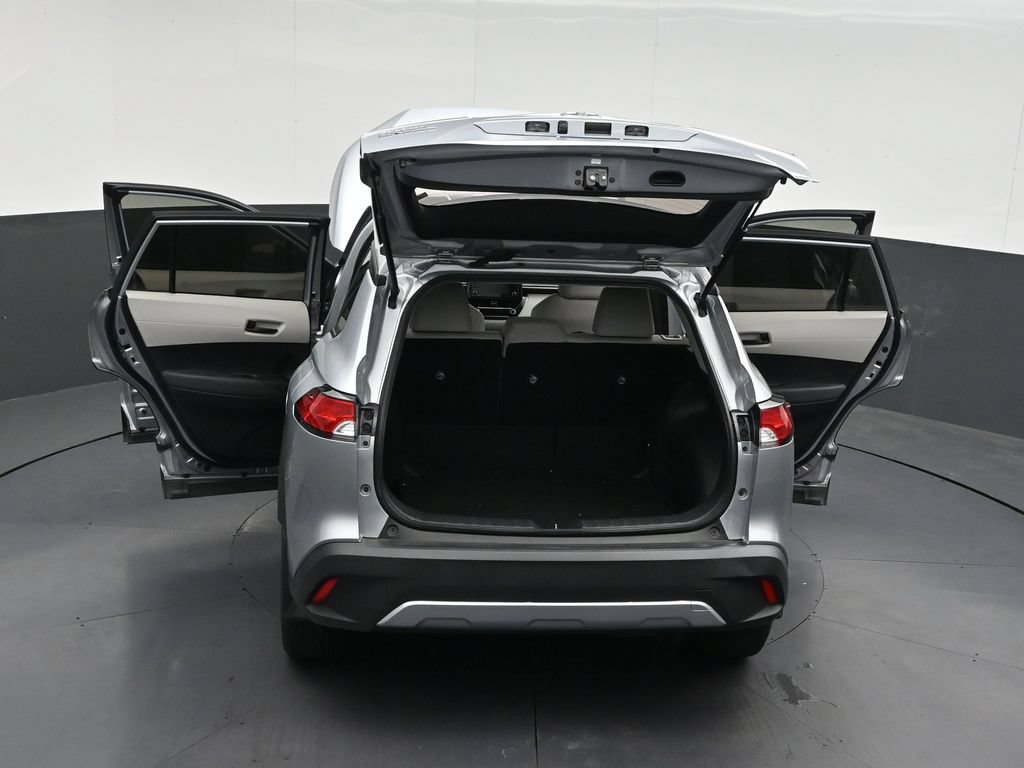 Used 2022 Toyota Corolla Cross L FWD image 35