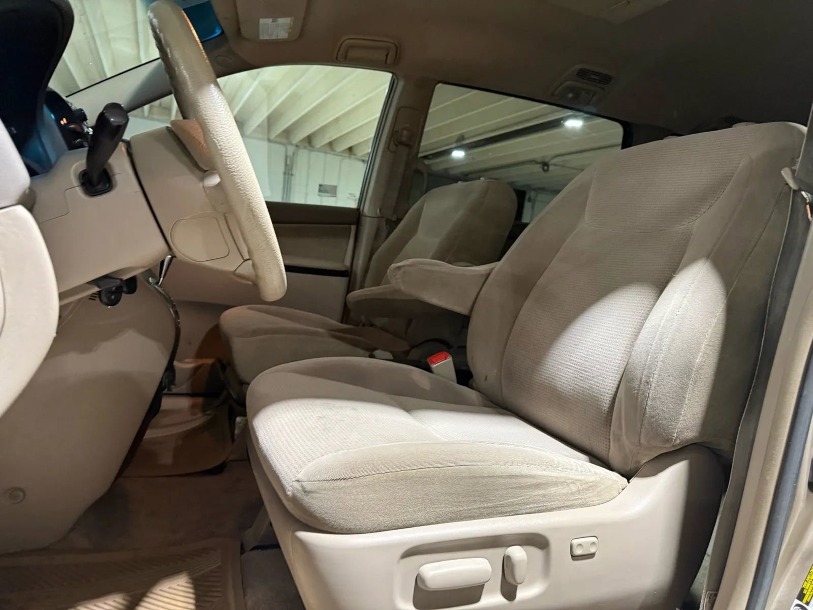 Used 2005 Toyota Sienna LE FWD image 9