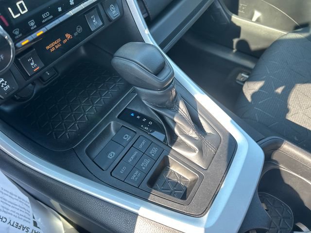 Used 2021 Toyota RAV4 XLE w/ Convenience Package image 24