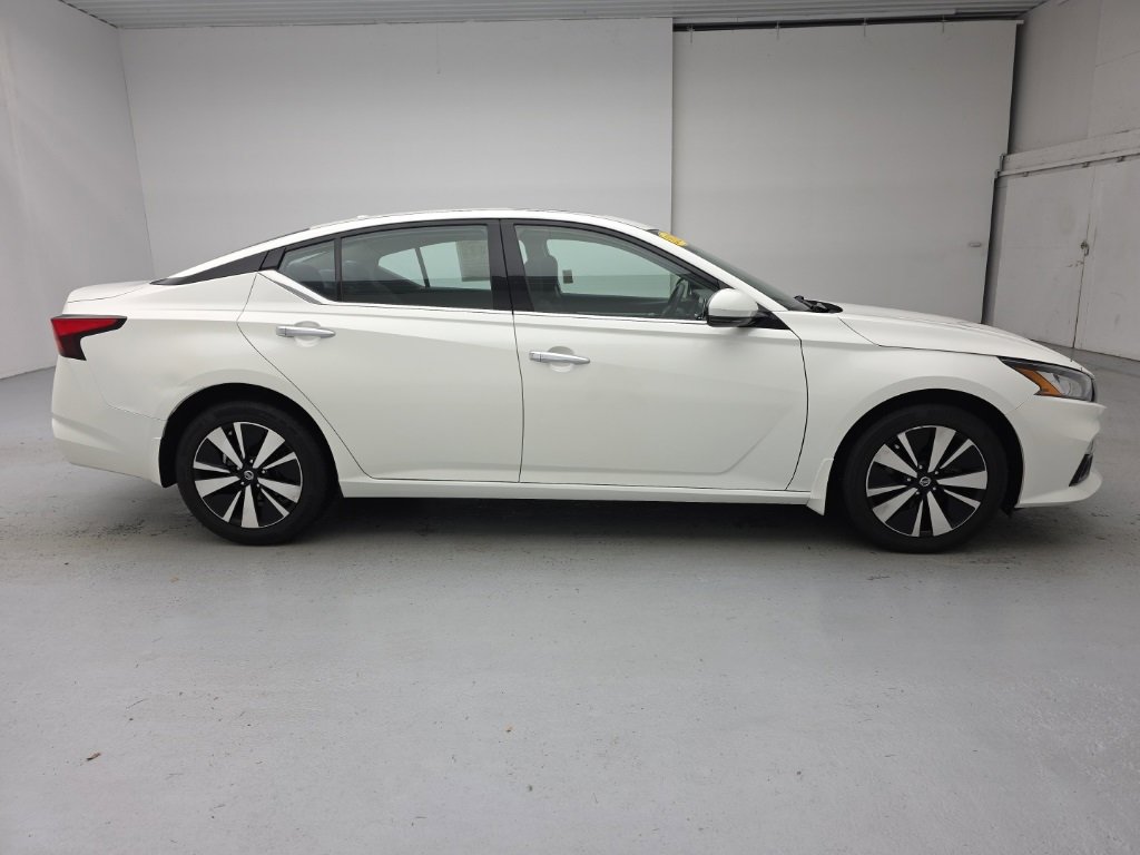 Used 2019 Nissan Altima 2.5 SV image 12