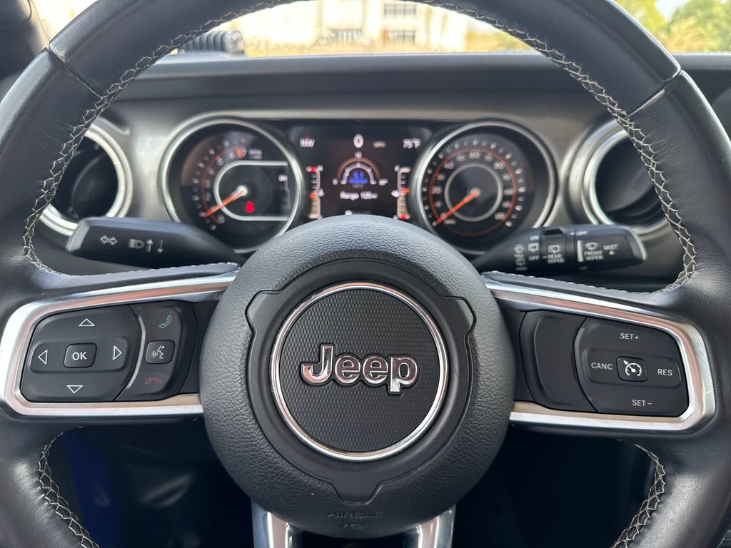 Used 2018 Jeep Wrangler Unlimited Sahara AWD/4WD image 12