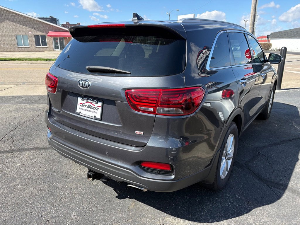 Used 2019 Kia Sorento LX w/ LX Convenience Package image 2