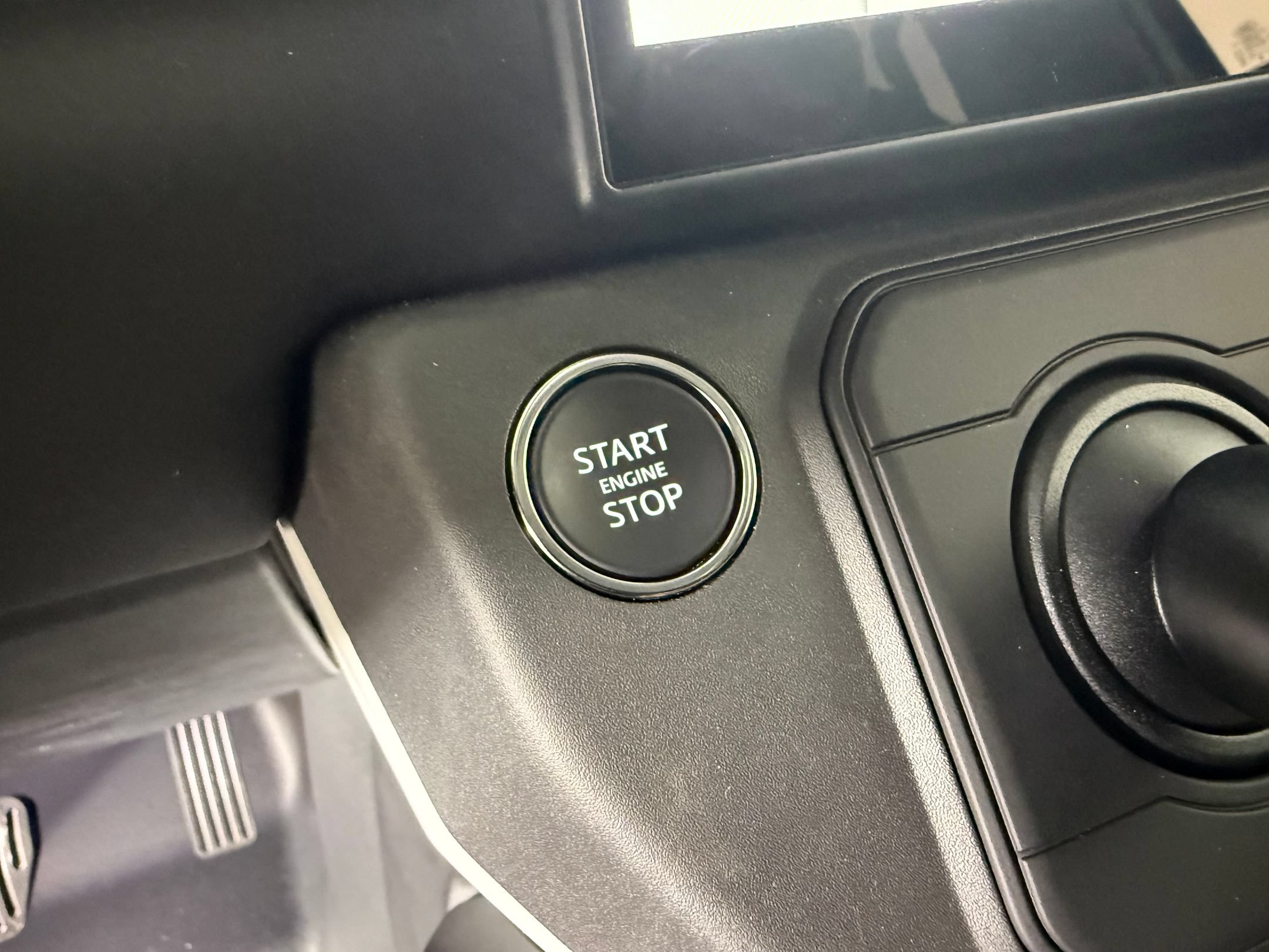 New 2026 Land Rover Defender 110 X-Dynamic SE AWD/4WD image 15