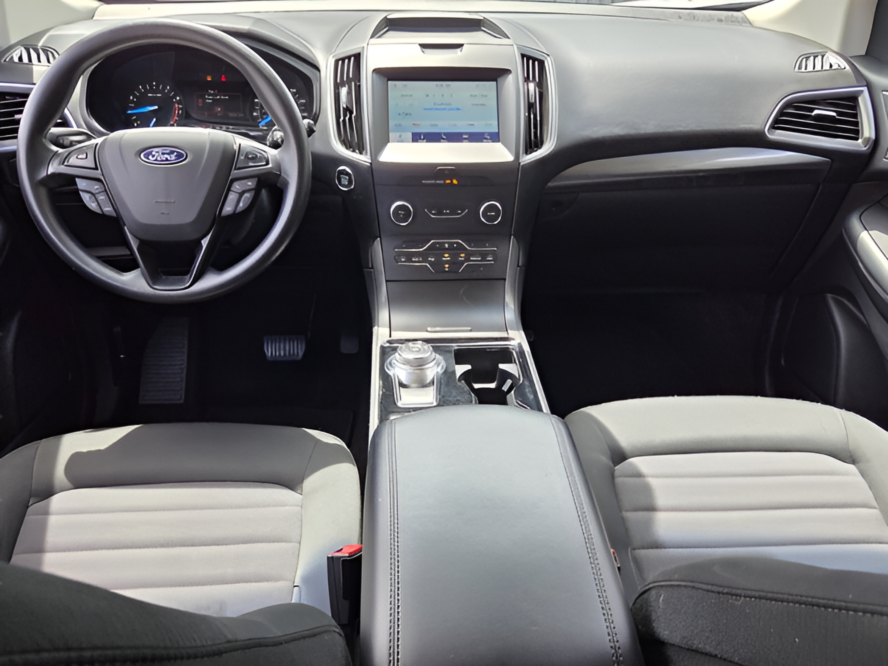Used 2020 Ford Edge SE FWD image 12