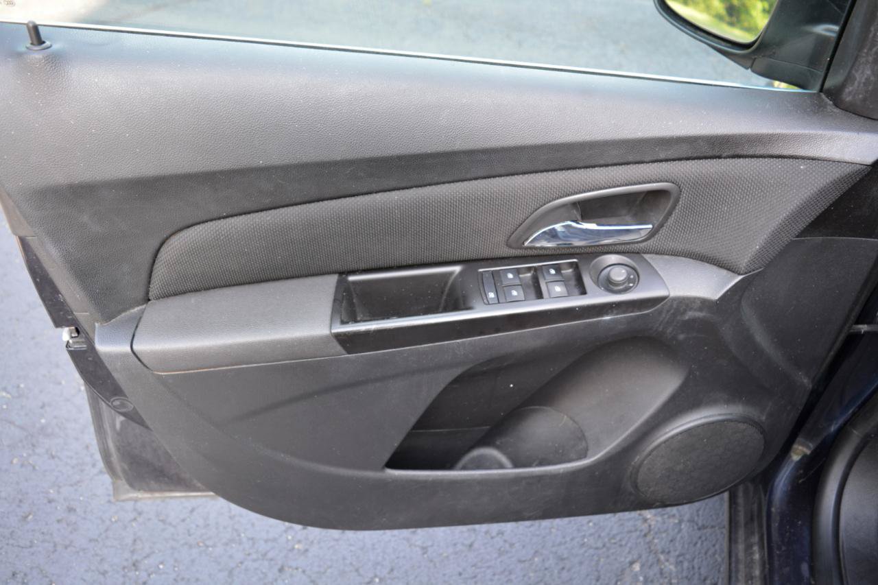 Used 2014 Chevrolet Cruze LT FWD image 9