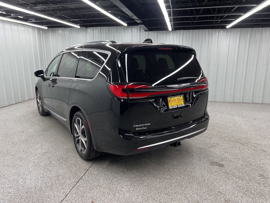 Used 2026 Chrysler Pacifica Pinnacle w/ Trailer Tow Group image 4