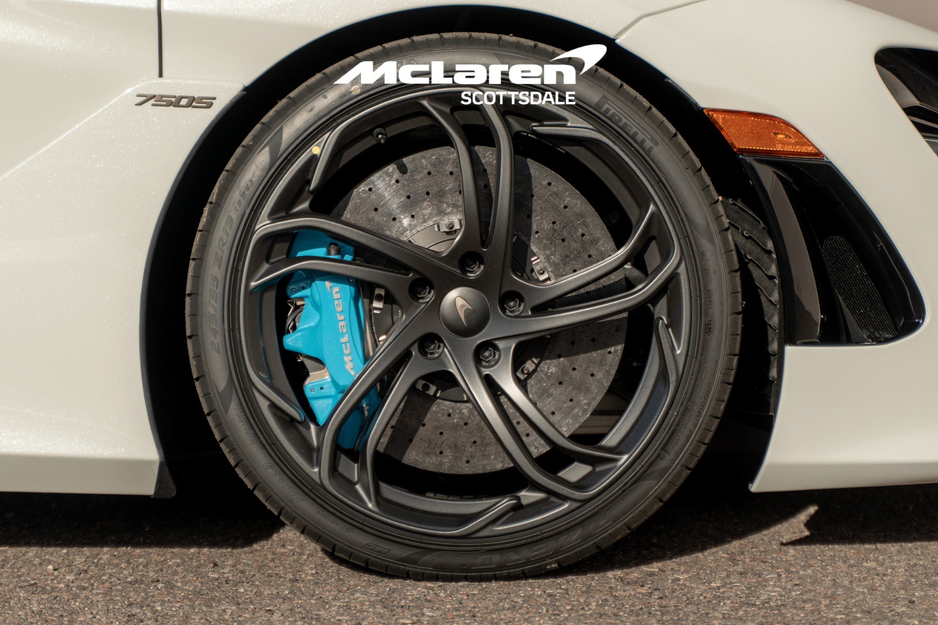 Used 2026 McLaren 750S Spider RWD image 30