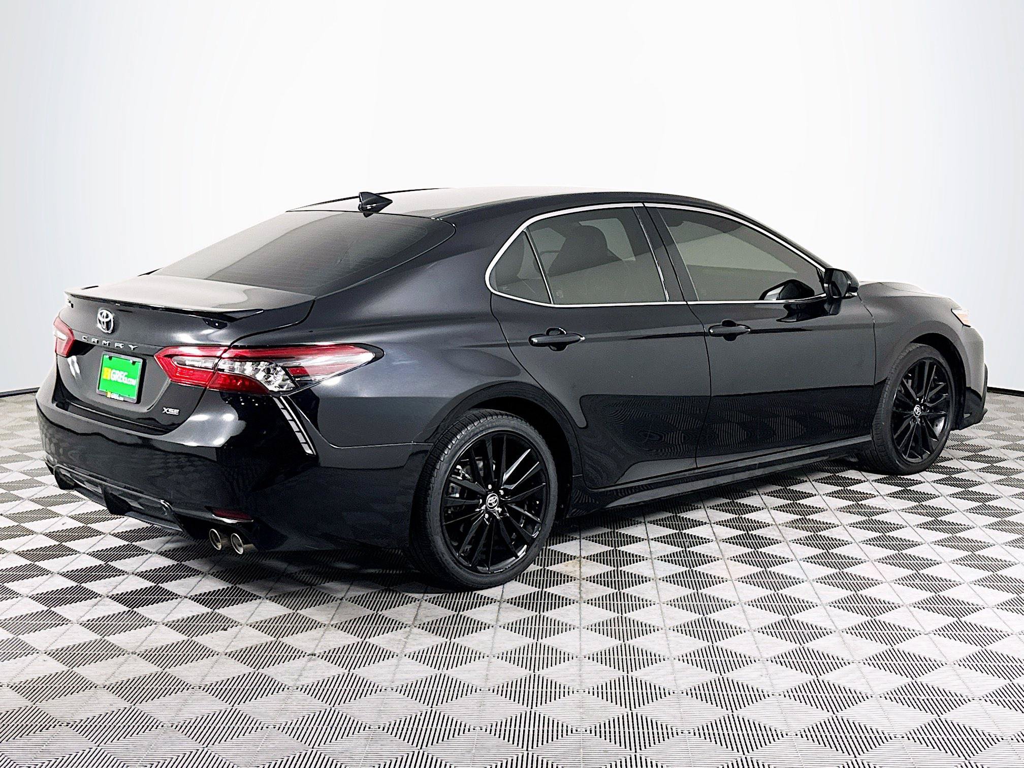 Used 2023 Toyota Camry XSE FWD image 8