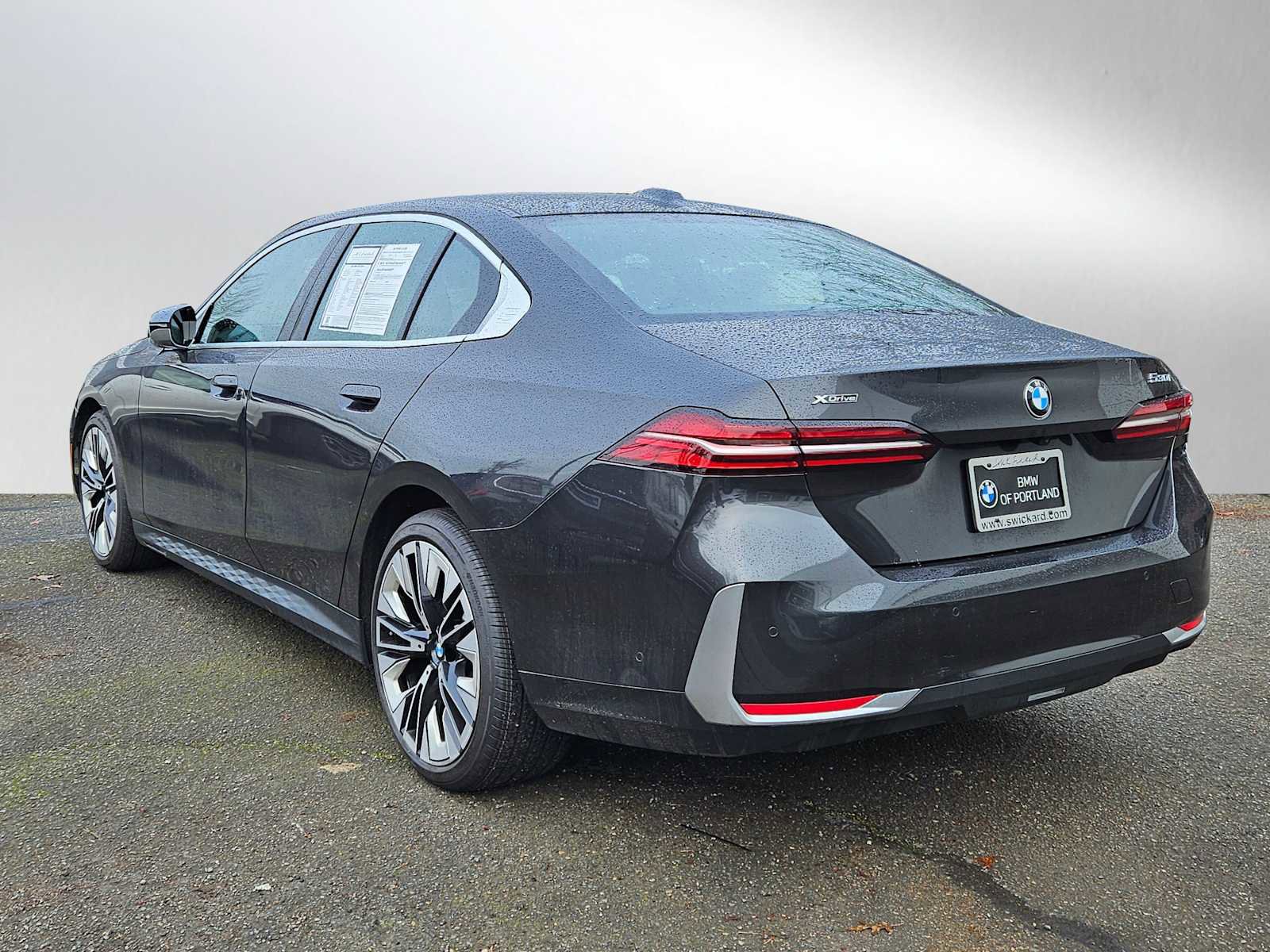 Used 2024 BMW 530i xDrive w/ Convenience Package image 10