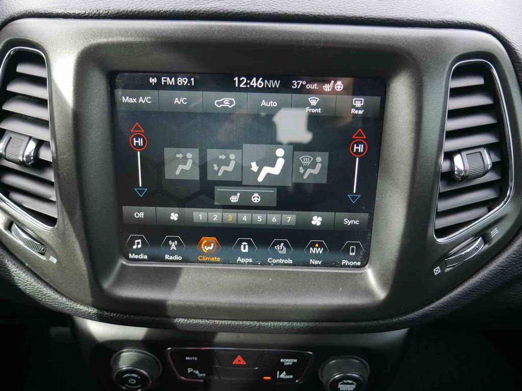 Used 2018 Jeep Compass Trailhawk w/ Leather Interior Group image 40