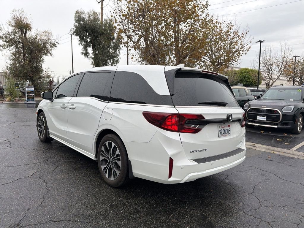 Used 2025 Honda Odyssey Elite image 3