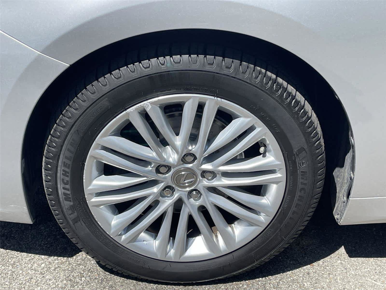 Used 2013 Lexus ES 350 w/ Luxury Pkg FWD image 12