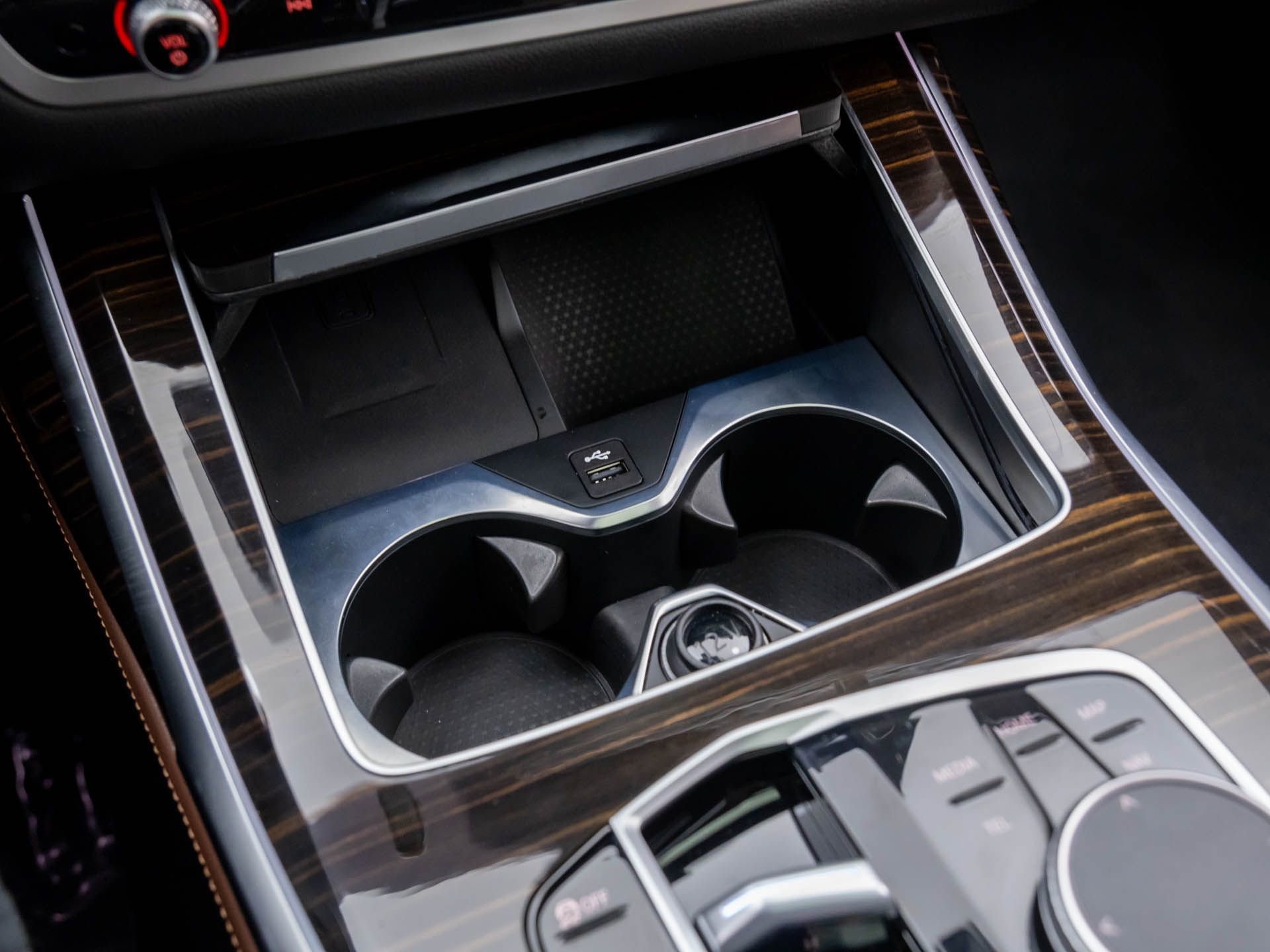 Certified 2025 BMW X7 xDrive40i image 28