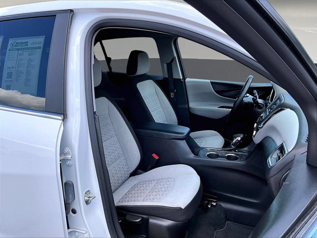 Used 2024 Chevrolet Equinox LT FWD image 32