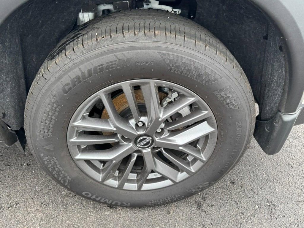 Used 2025 Nissan Rogue S image 7