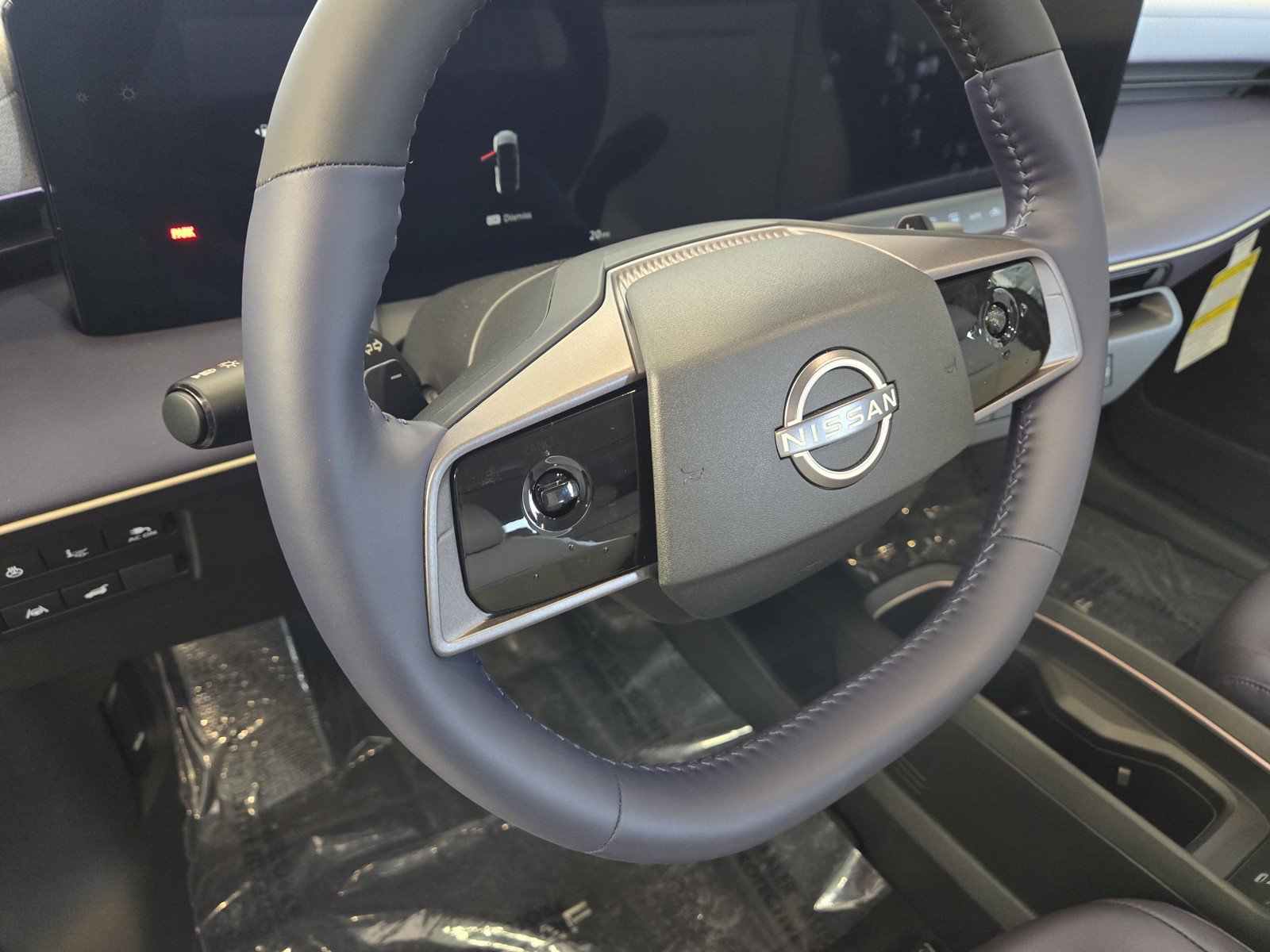 New 2026 Nissan Leaf Platinum+ w/ Cargo Package (Platinum+) FWD image 8