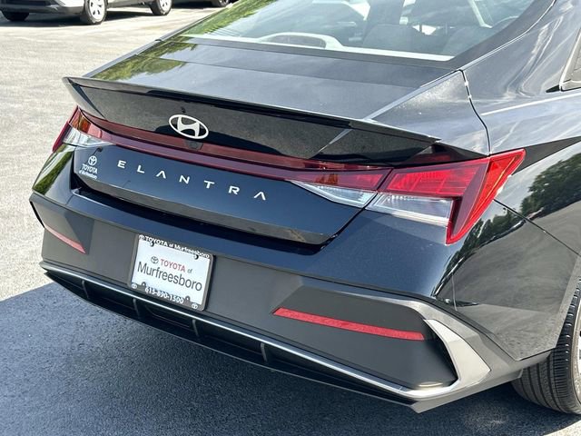 Used 2025 Hyundai Elantra Sport FWD image 11