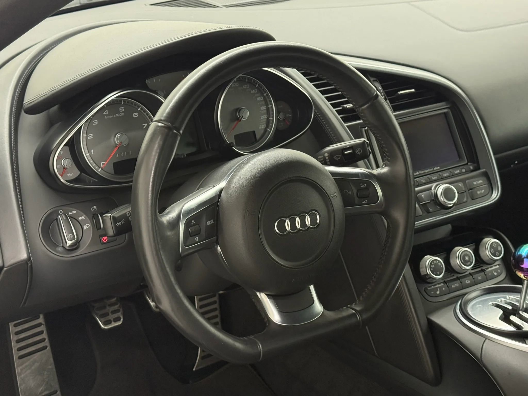 Used 2009 Audi R8 V8 AWD/4WD image 16