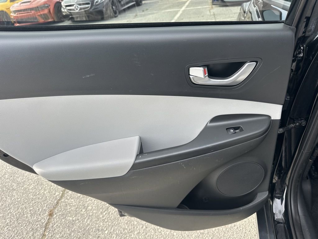 Used 2023 Hyundai Kona SE image 26