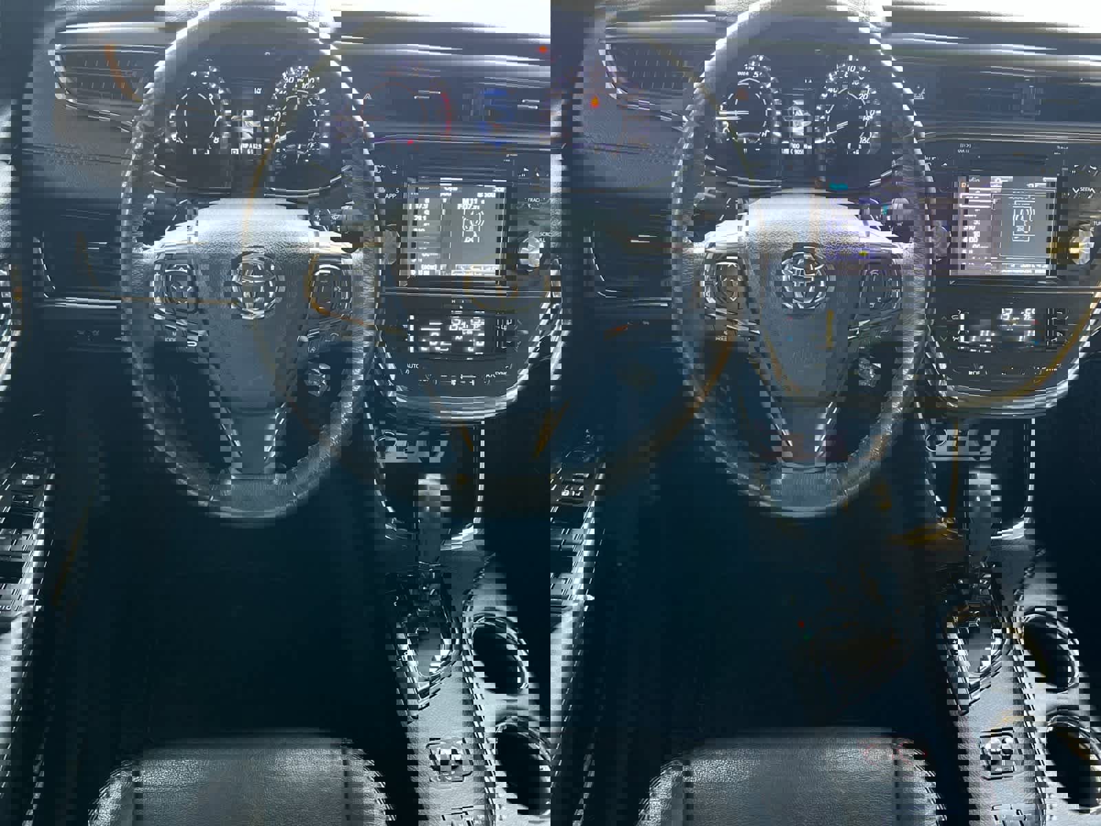 Used 2018 Toyota Avalon XLE image 14