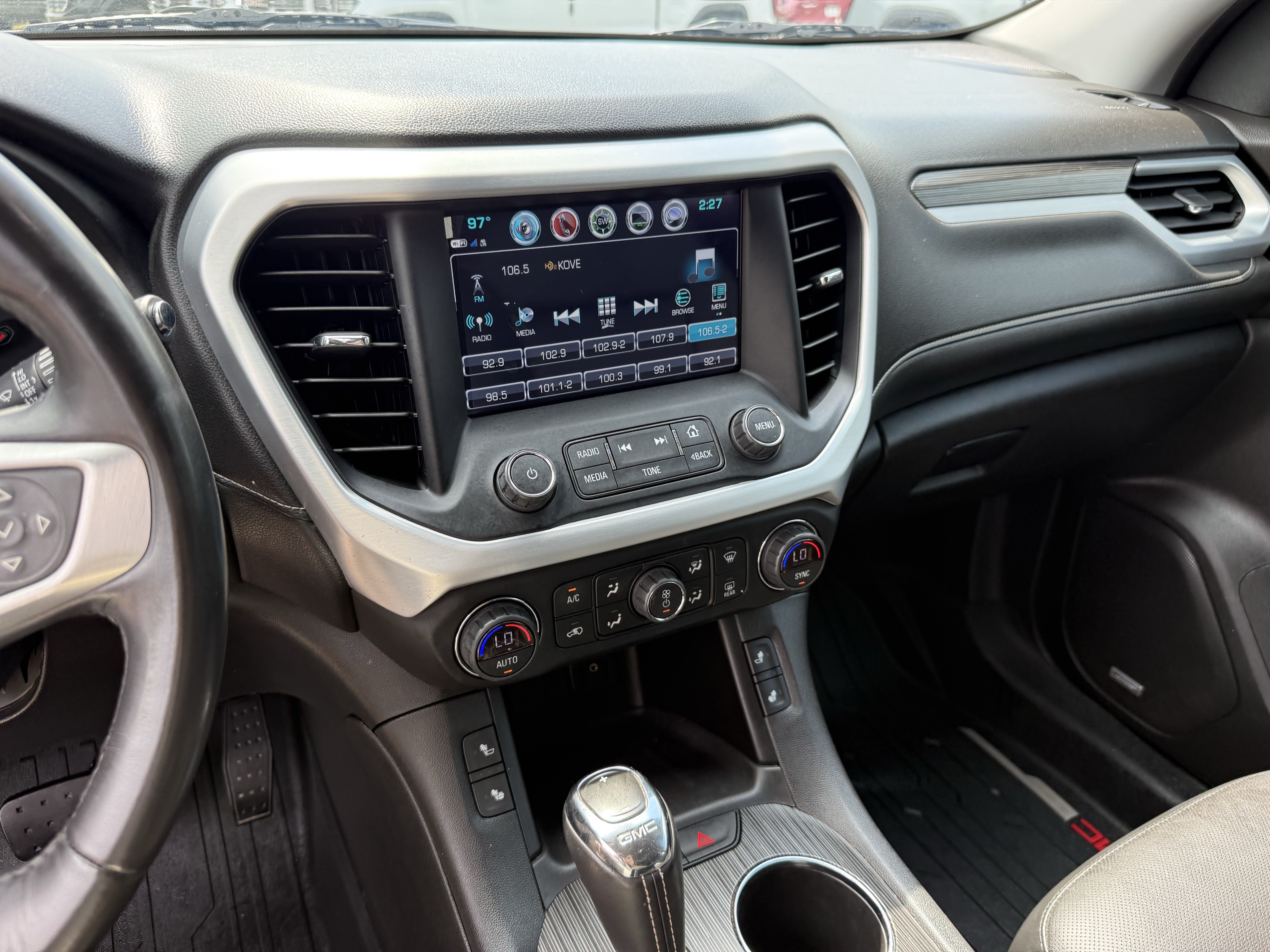 Used 2019 GMC Acadia SLT w/ LPO, Floor Liner Package FWD image 19
