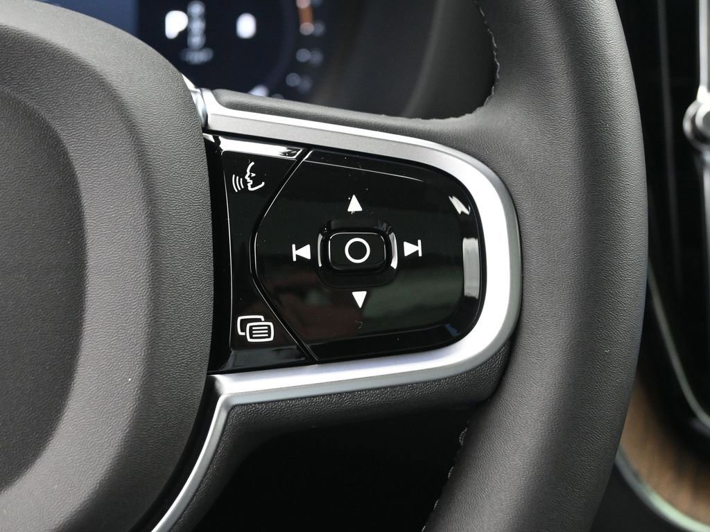 New 2026 Volvo XC60 B5 Plus w/ Protection Package Premier image 10