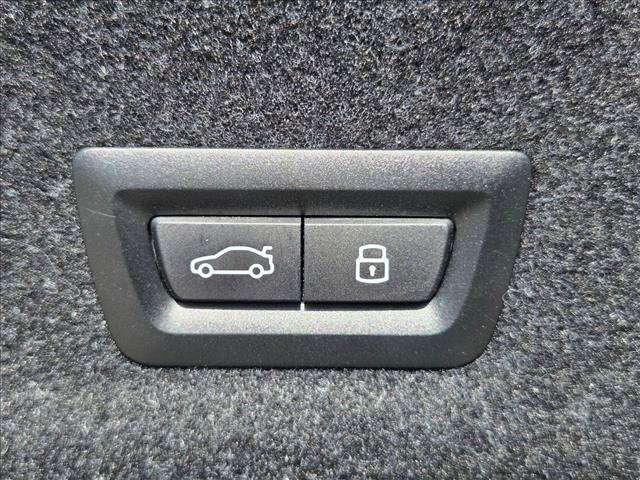 Used 2024 BMW 330e w/ Premium Package RWD image 7