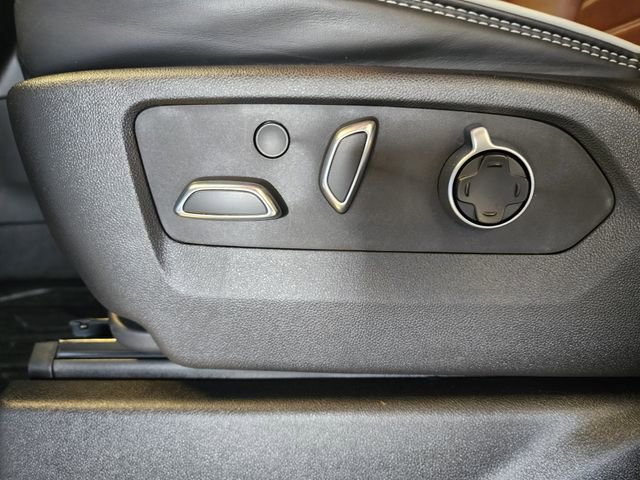 Used 2024 GMC Sierra 2500 Denali Ultimate AWD/4WD image 14