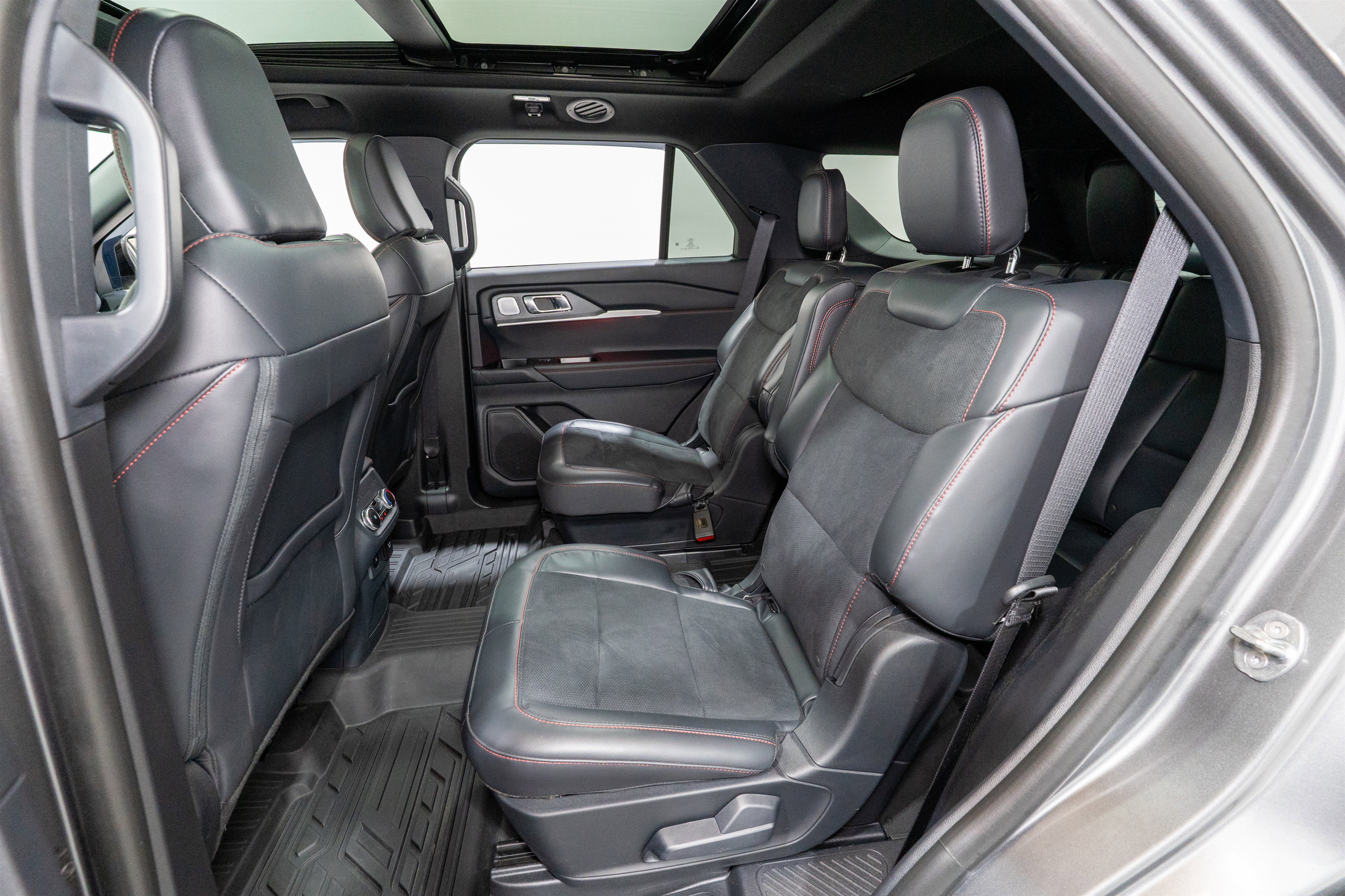 Used 2025 Ford Explorer ST w/ Sun And Sound Package image 34