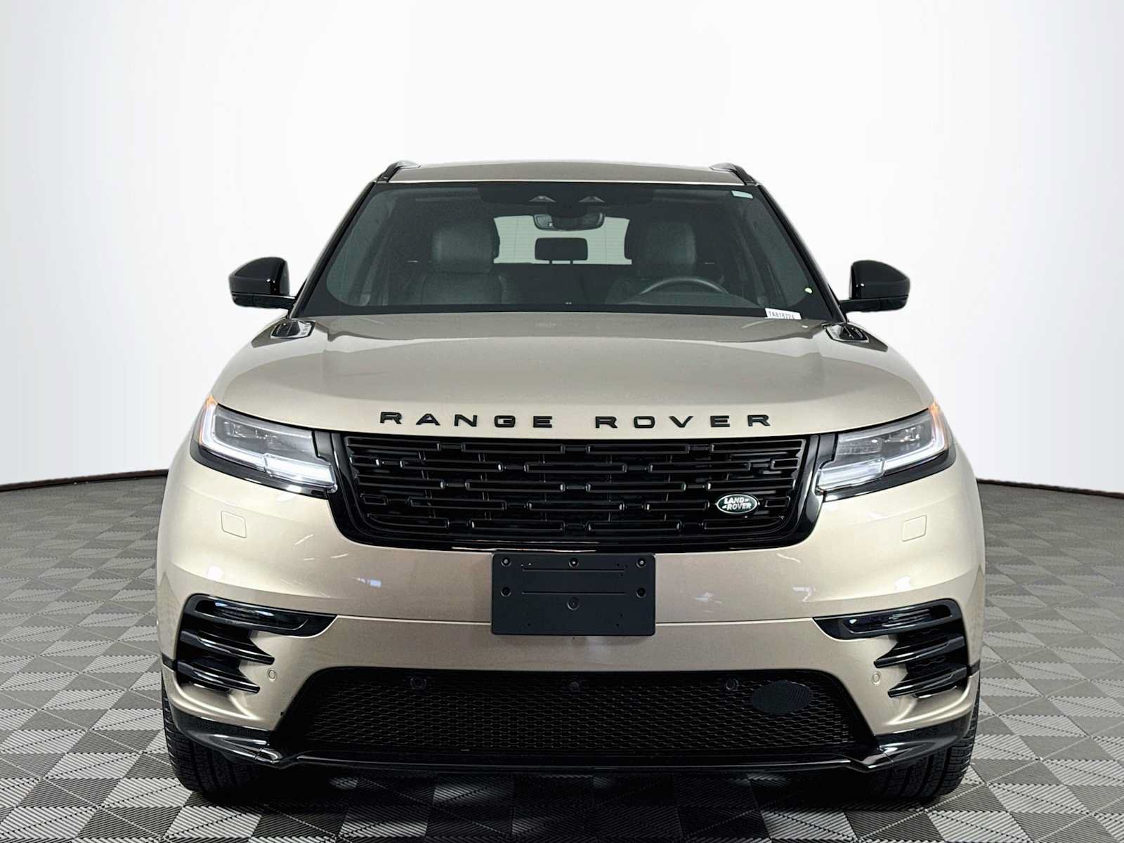 Used 2026 Land Rover Range Rover Velar Dynamic SE AWD/4WD image 2