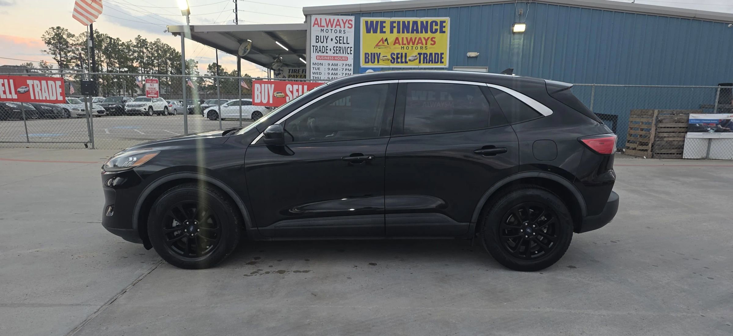 Used 2020 Ford Escape SE image 10
