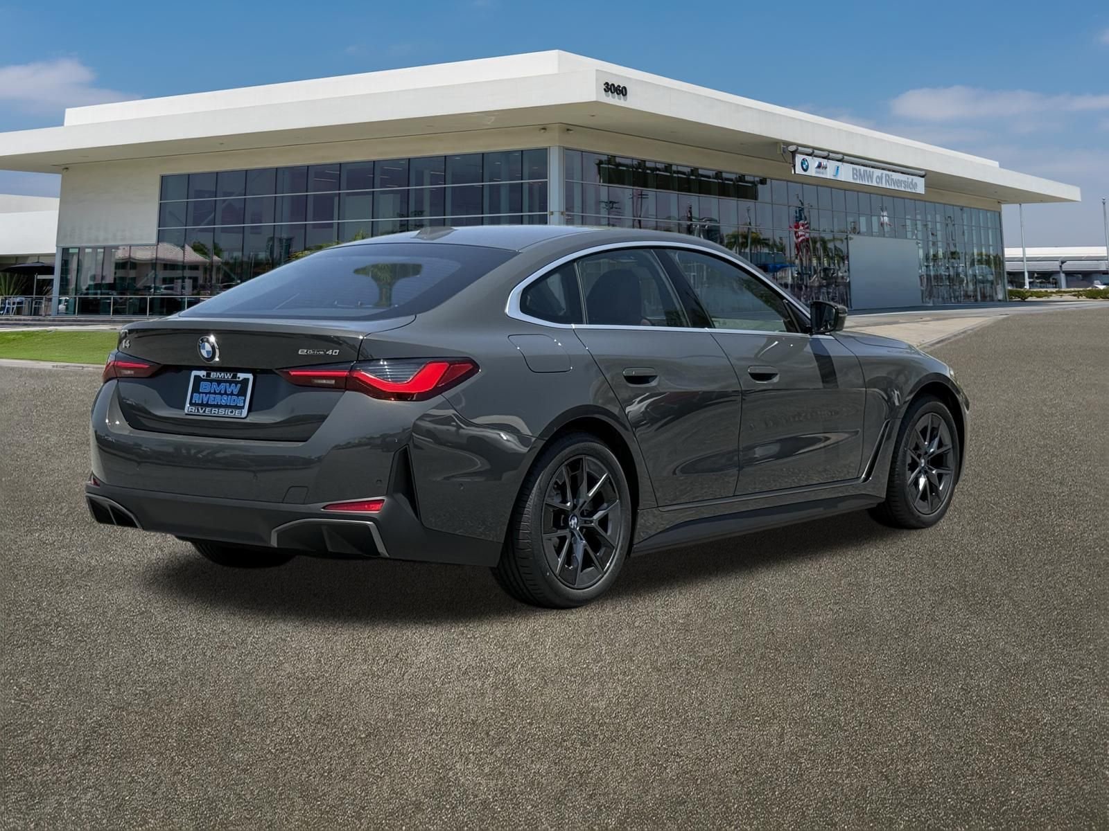 New 2026 BMW i4 eDrive40 w/ Parking Assistance Package RWD image 10