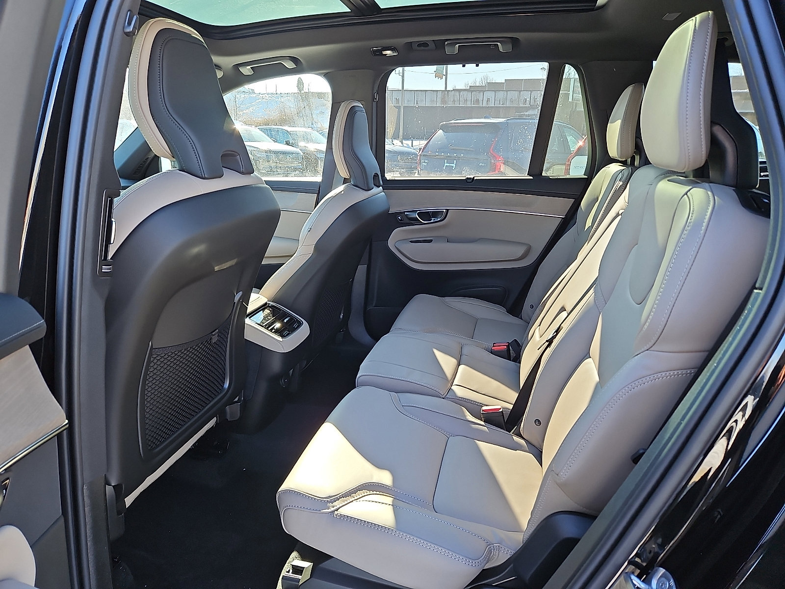 New 2026 Volvo XC90 B6 Ultra w/ Protection Package Premier AWD/4WD image 8