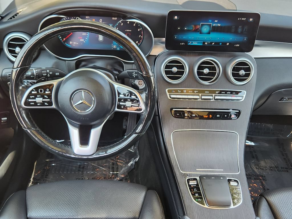 Used 2021 Mercedes-Benz GLC 300 4MATIC image 3