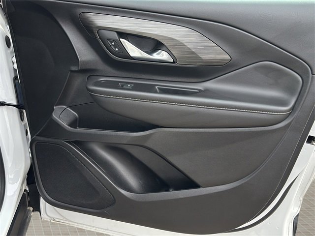 Used 2023 GMC Terrain SLT image 36