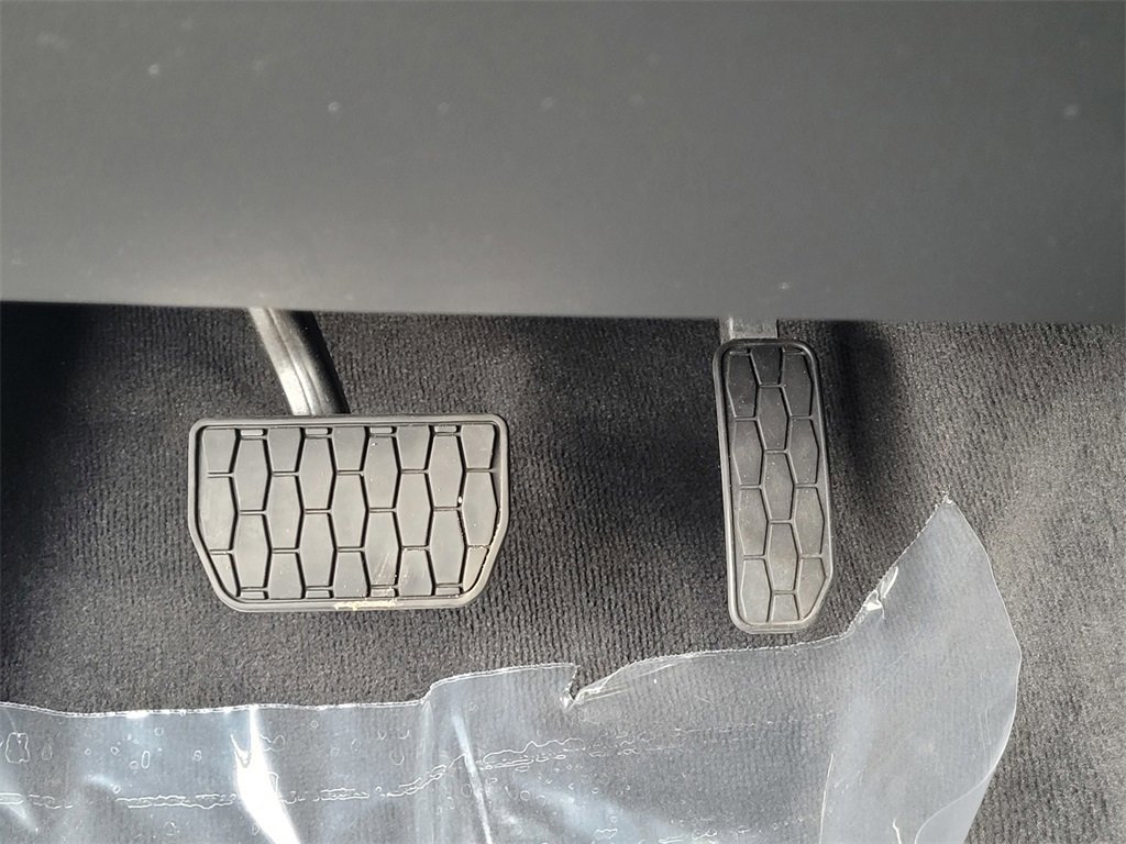 Used 2025 Land Rover Range Rover Velar S image 25