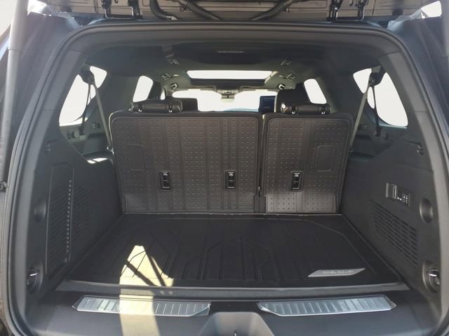 New 2026 Chevrolet Suburban Premier AWD/4WD image 22