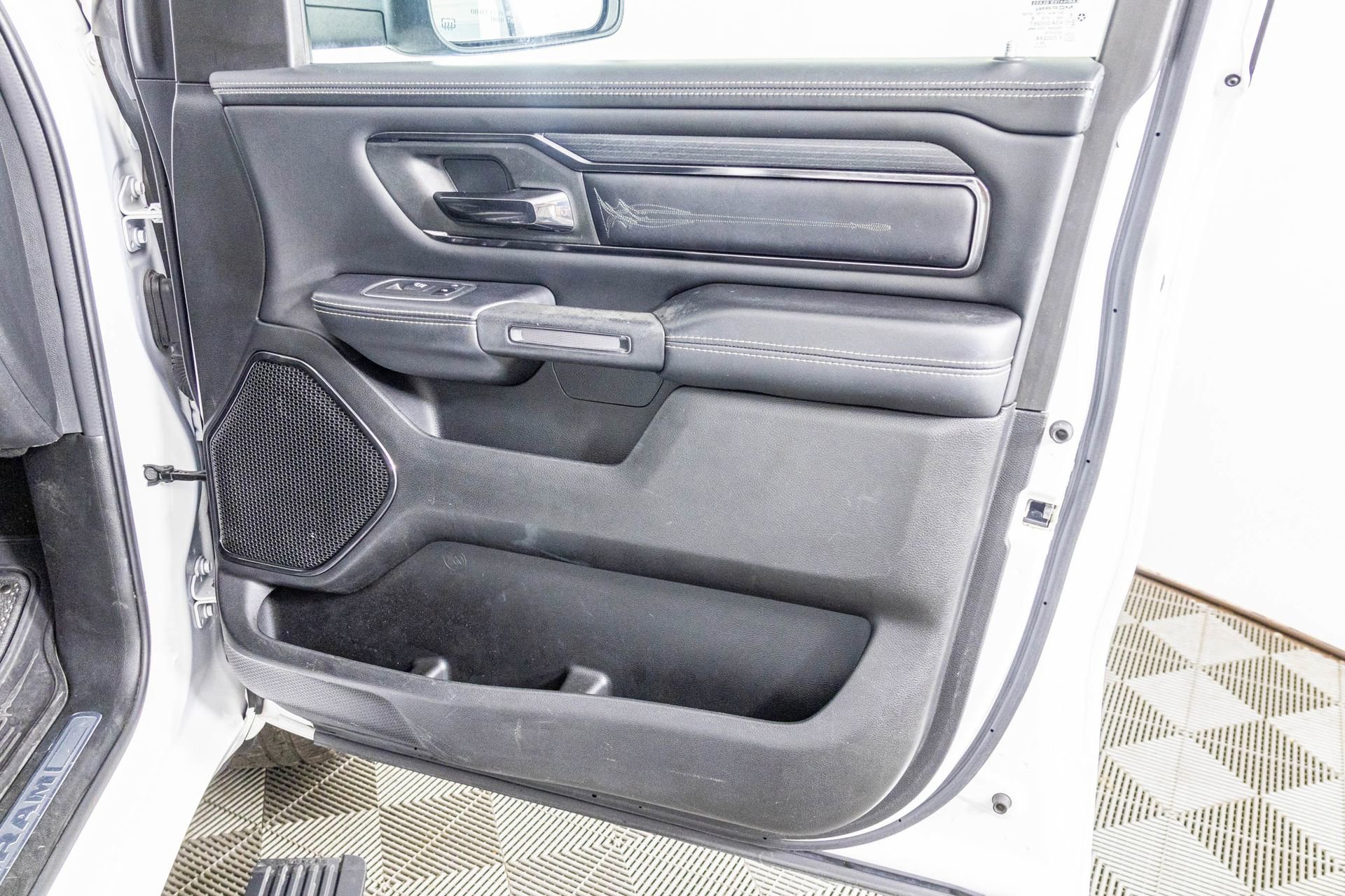 Used 2023 RAM 1500 Limited w/ Body Color Bumper Group image 37